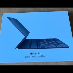 Apple- iPad Pro Smart Keyboard Folio (11 inch)